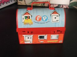 1962 FISHER PRICE TOYS 549 SMALL FARM LUNCH KIT WITH THERMOS DUO 5" X 5"